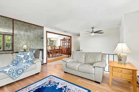 12 Deerhaven Drive Nashua NH 03064