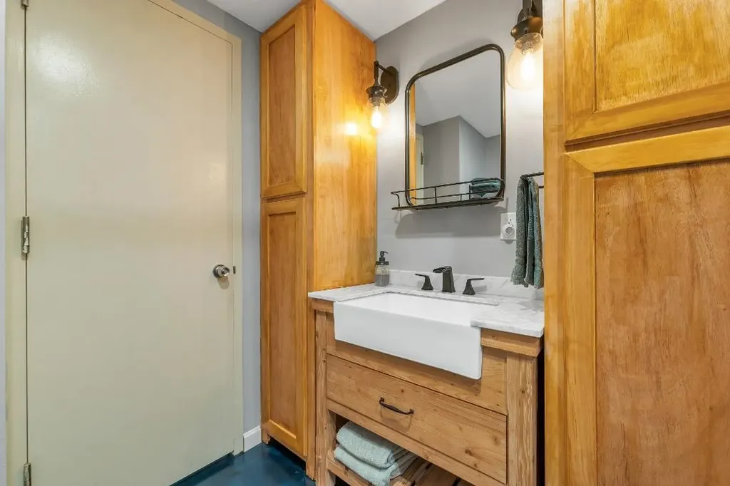 375 Endicott Street N Laconia NH 03246