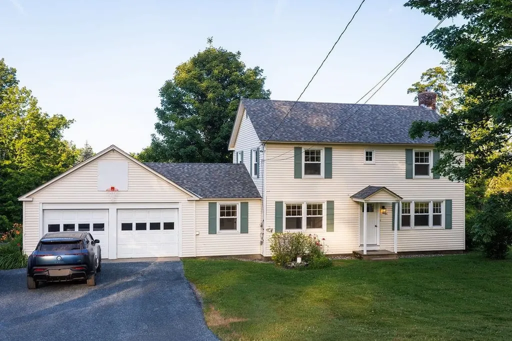 56 Park Laughton Road Dummerston VT 05346