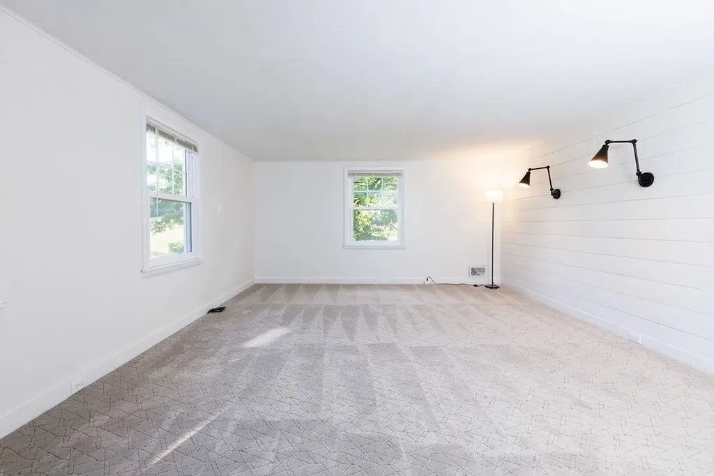 56 Park Laughton Road Dummerston VT 05346