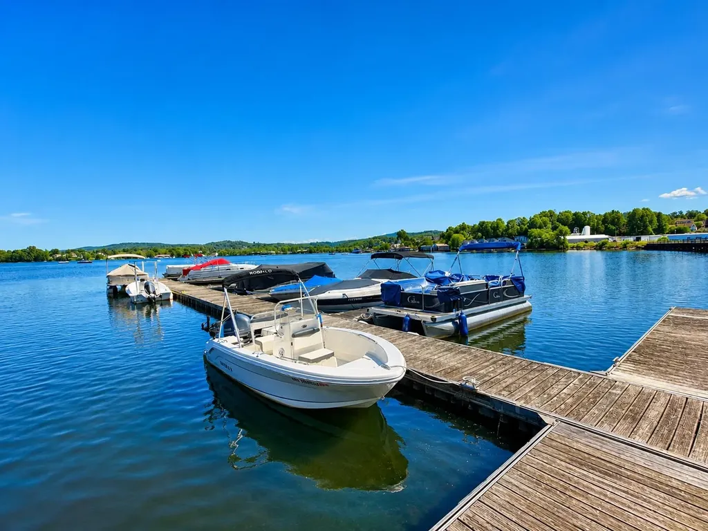 197 Farrants Point Newport City VT 05855
