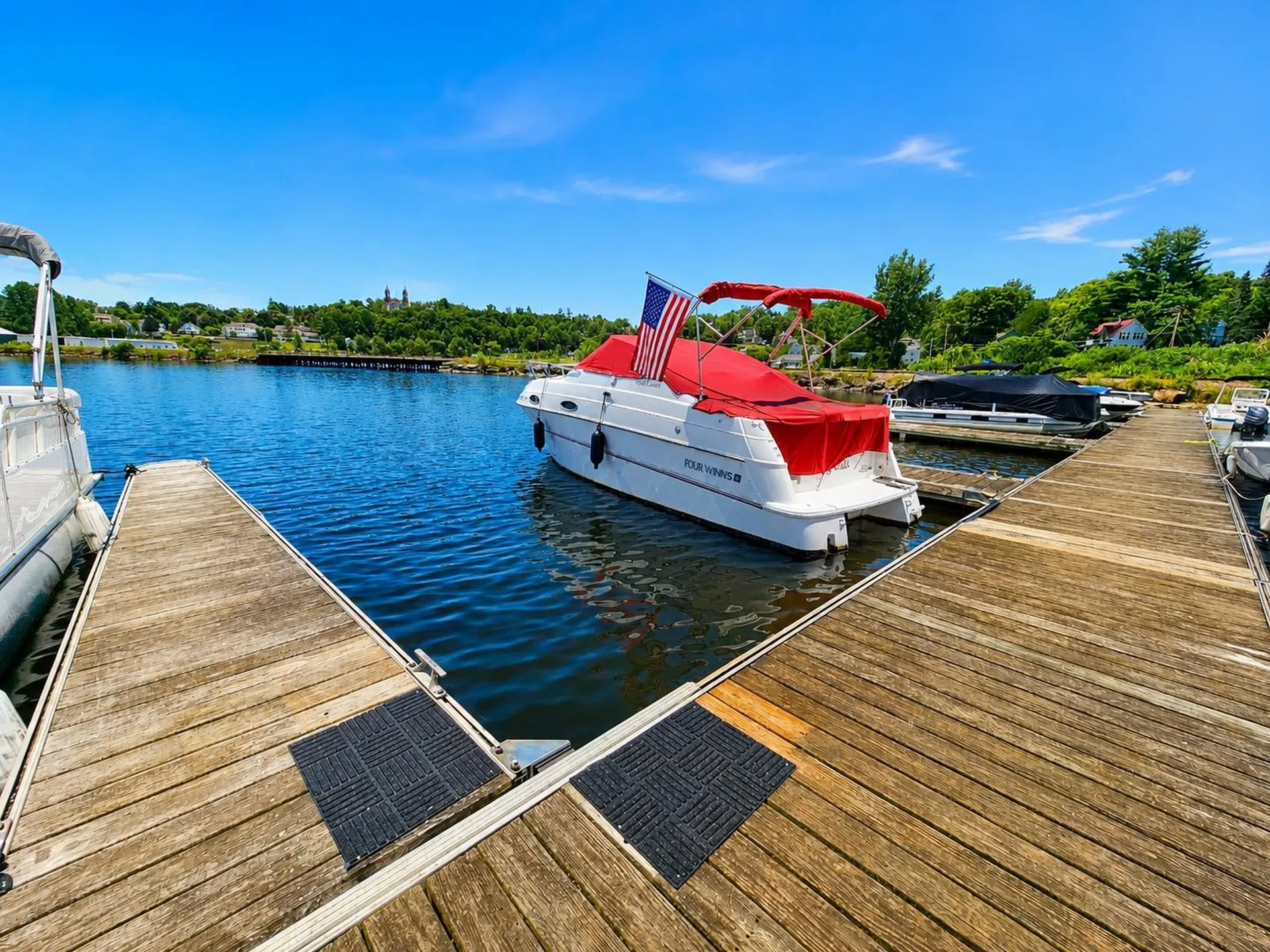 Newport City VT, 197 Farrants Point, Unit D-16