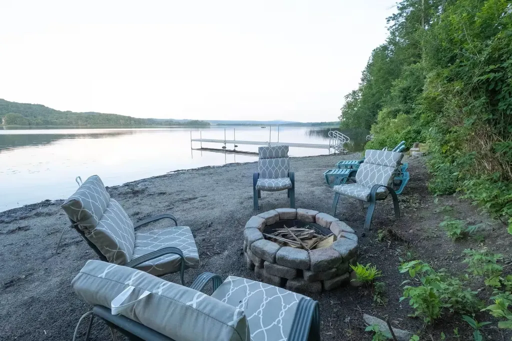 422 Billings Point Newport City VT 05855