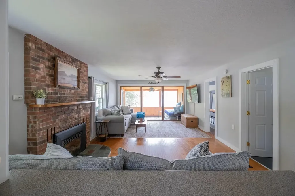 422 Billings Point Newport City VT 05855