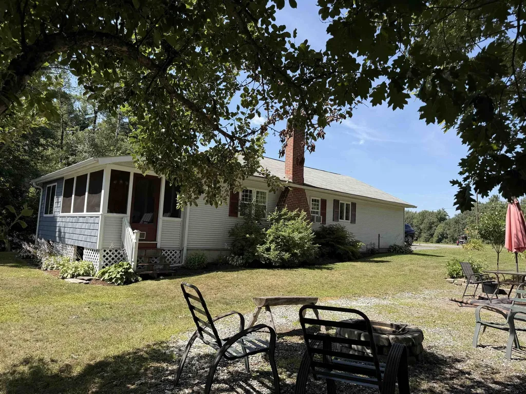 422 Billings Point Newport City VT 05855