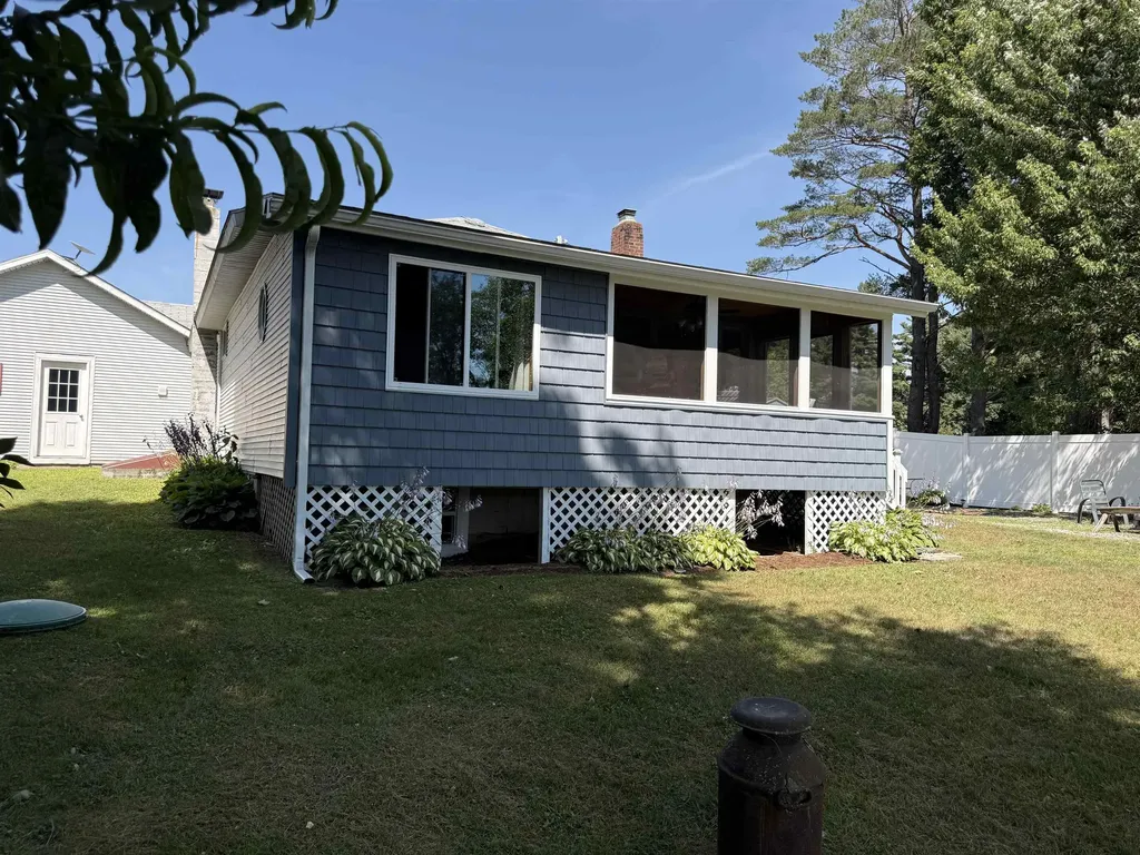 422 Billings Point Newport City VT 05855
