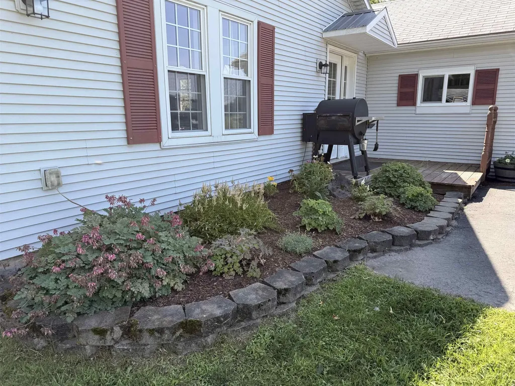 422 Billings Point Newport City VT 05855