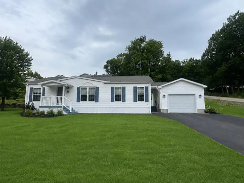 637 Benton Drive Laconia NH 03264