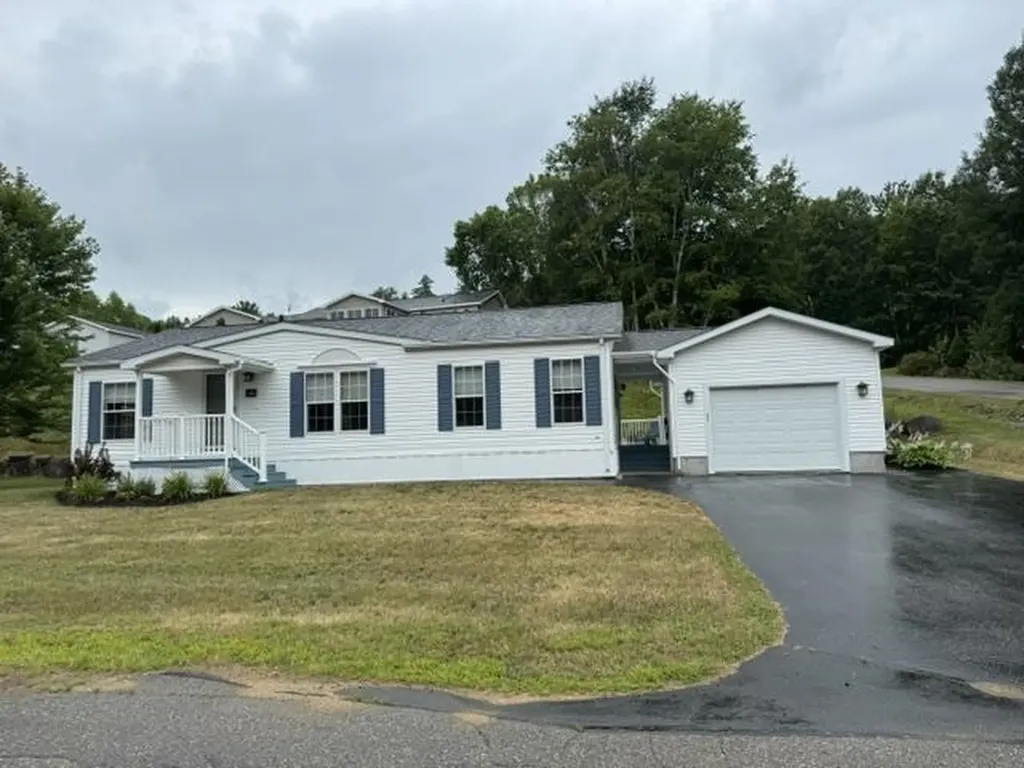 637 Benton Drive Laconia NH 03264
