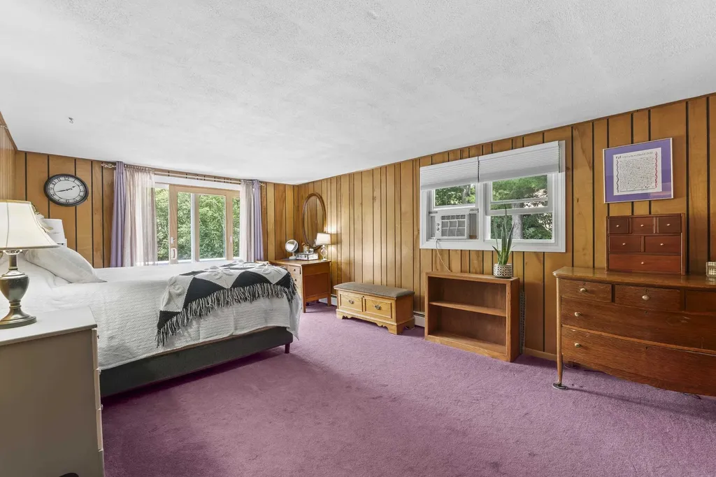 19 North Road North Hampton NH 03862