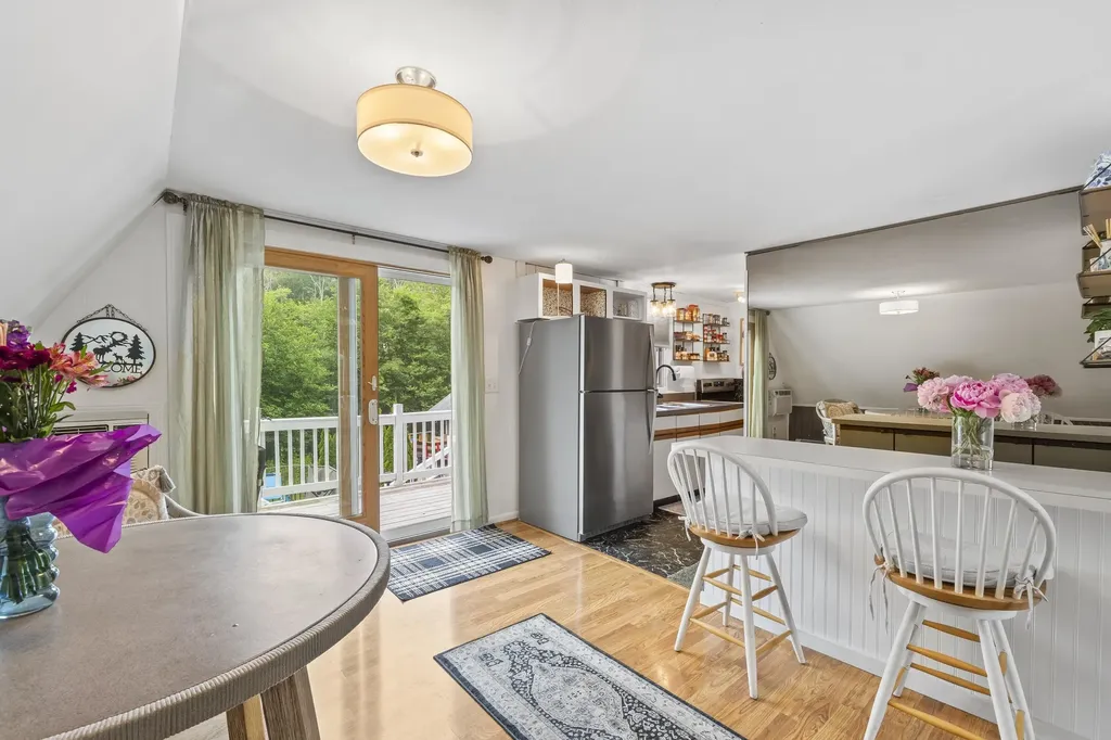 19 North Road North Hampton NH 03862