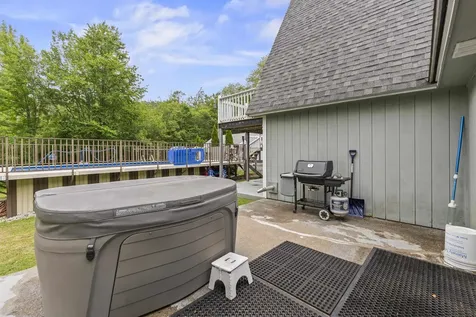 19 North Road North Hampton NH 03862