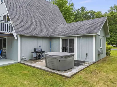 19 North Road North Hampton NH 03862