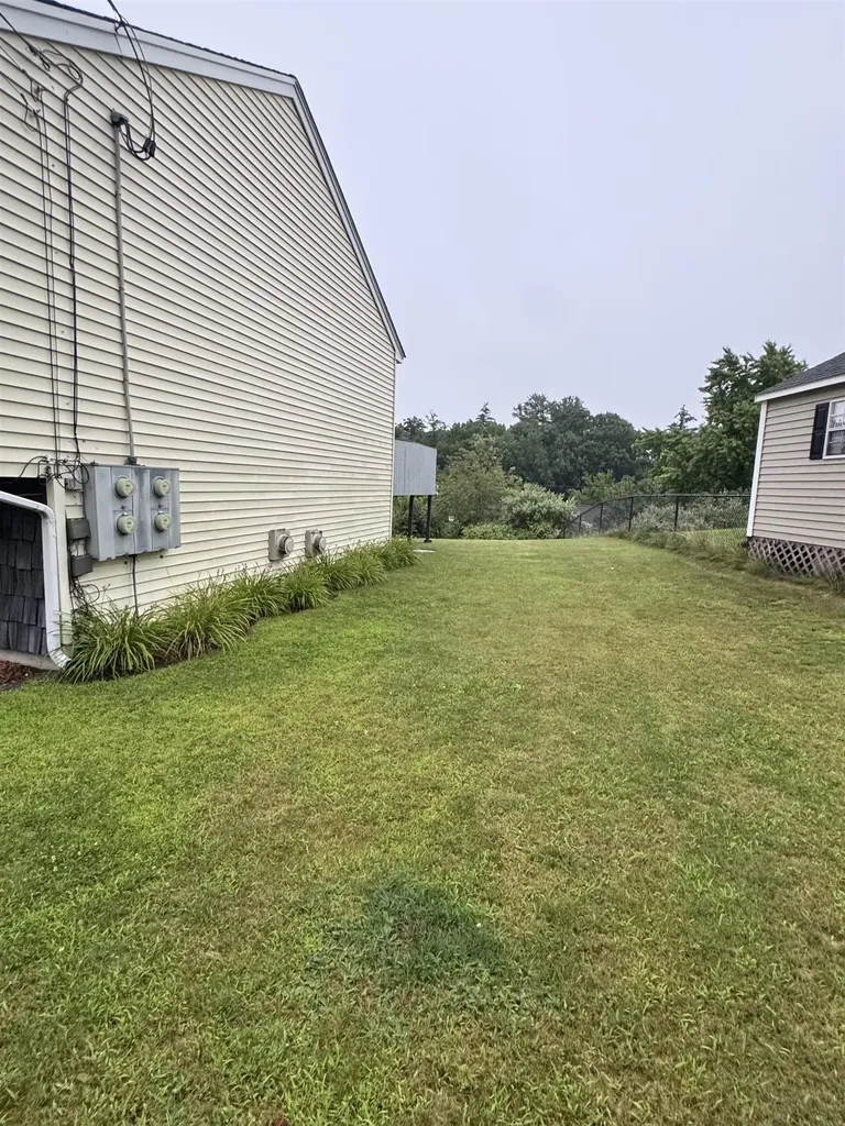 72 Derryfield Road Derry NH 03038