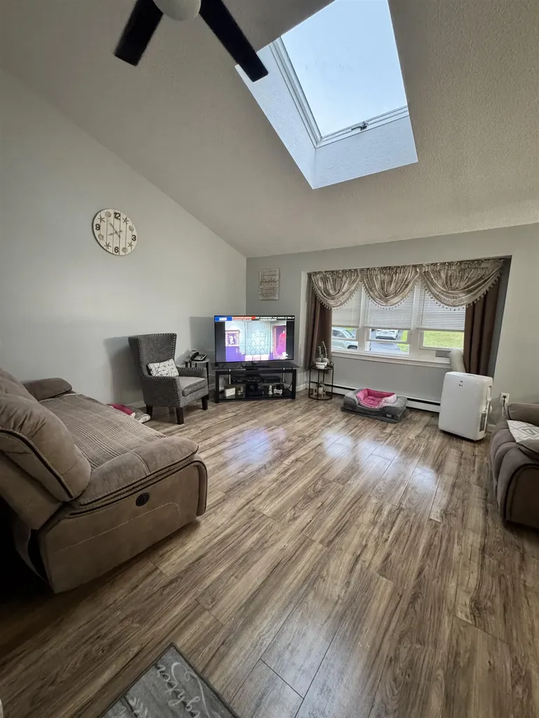 72 Derryfield Road Derry NH 03038
