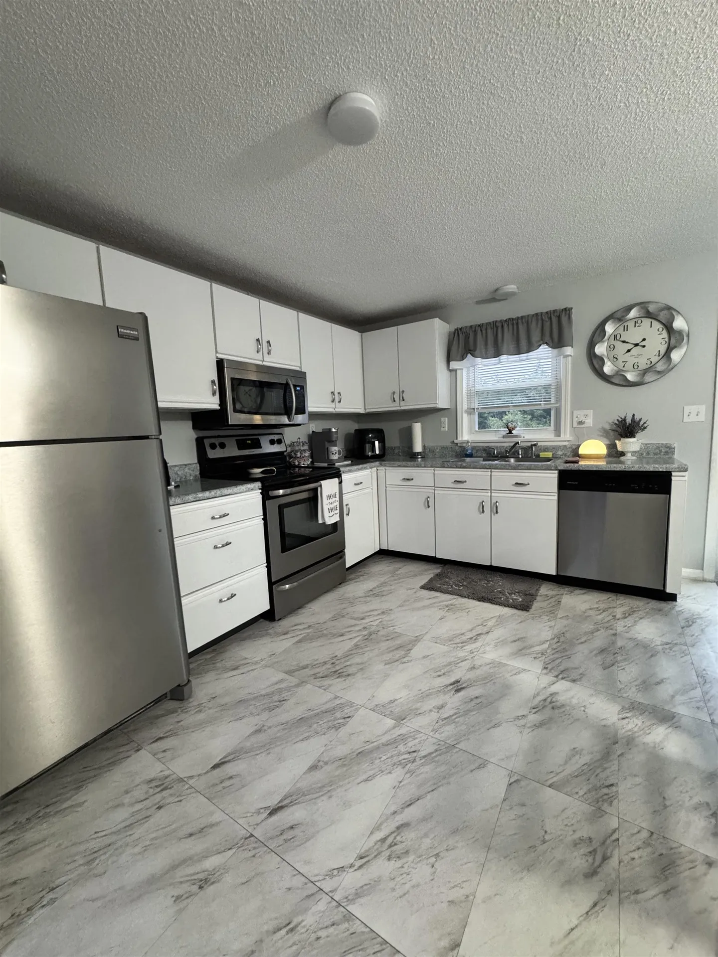 72 Derryfield Road Derry NH 03038