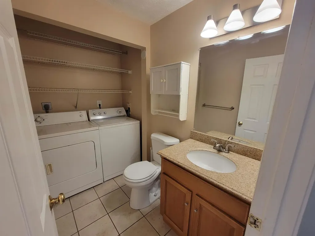 286 Winding Pond Road Londonderry NH 03053
