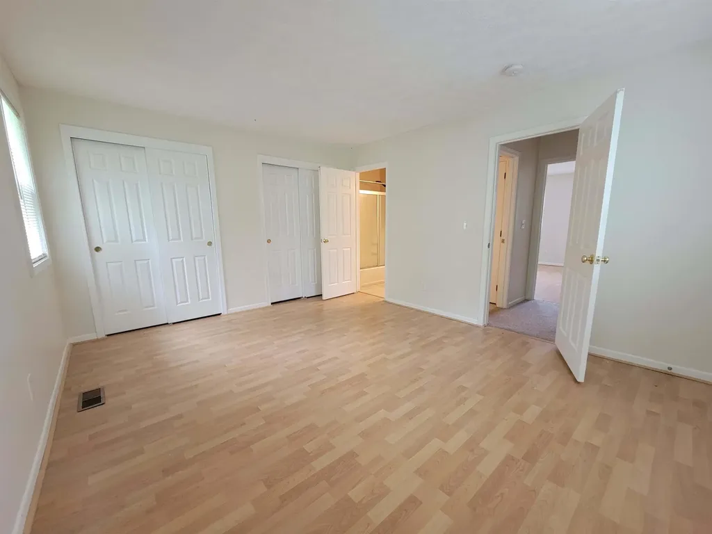 286 Winding Pond Road Londonderry NH 03053