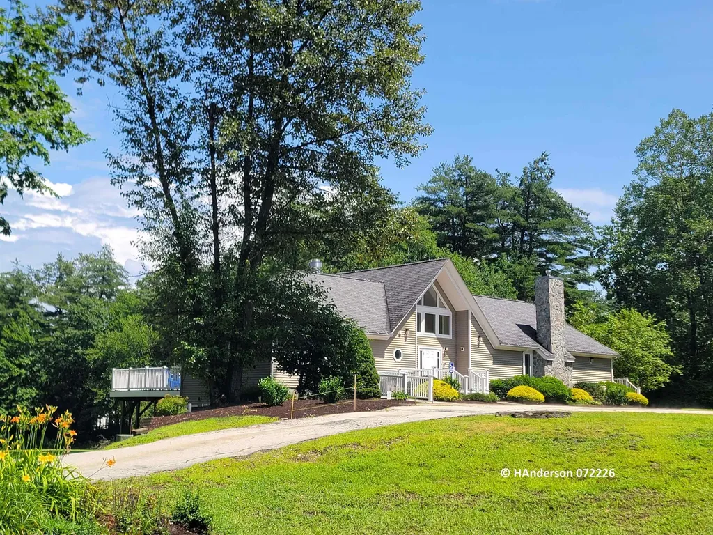 286 Winding Pond Road Londonderry NH 03053