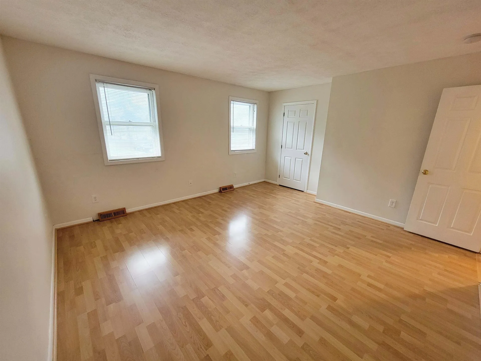 286 Winding Pond Road Londonderry NH 03053