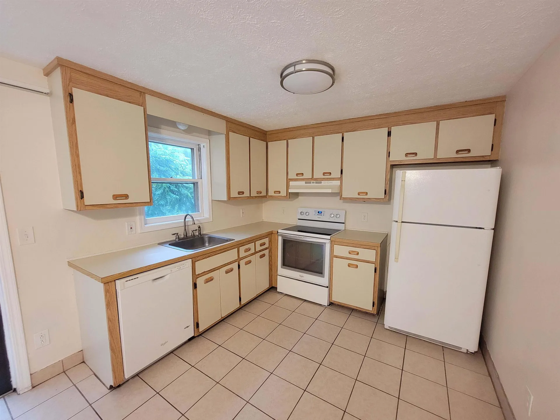 286 Winding Pond Road Londonderry NH 03053