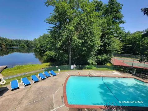 286 Winding Pond Road Londonderry NH 03053