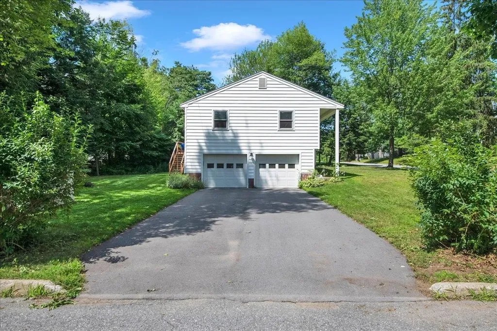 8 Deborah Drive South Burlington VT 05403