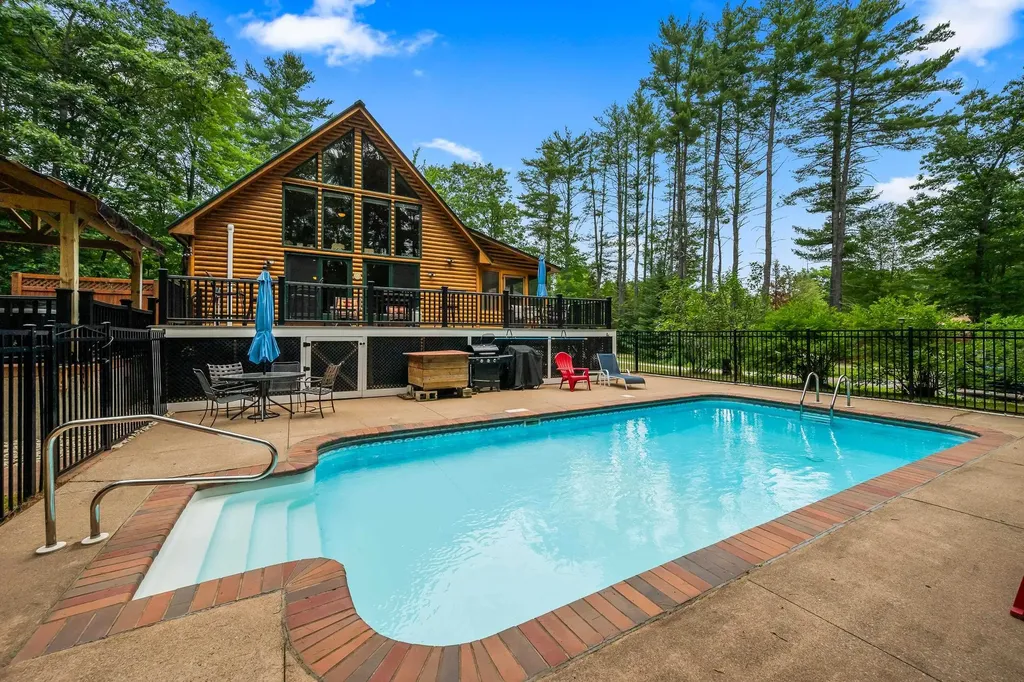 34 Charles Road Conway NH 03813