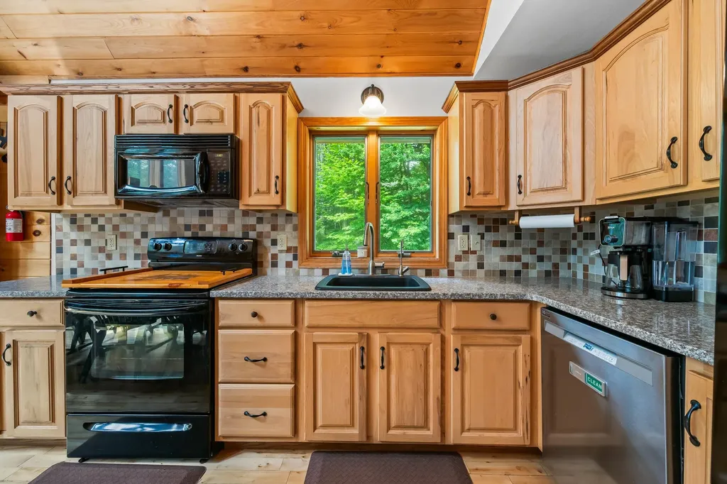 34 Charles Road Conway NH 03813