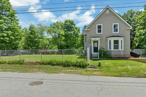 16 Brook Street Derry NH 03038