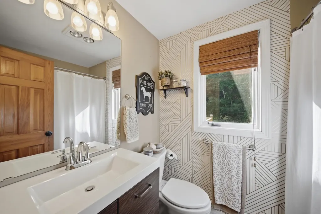 21 Stoney Brook Road Bow NH 03304