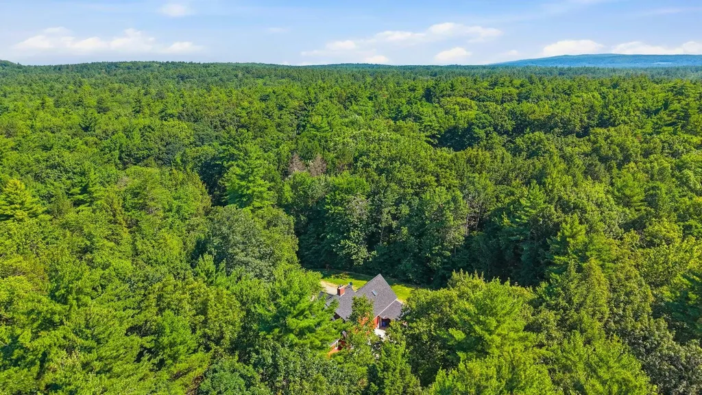 21 Stoney Brook Road Bow NH 03304