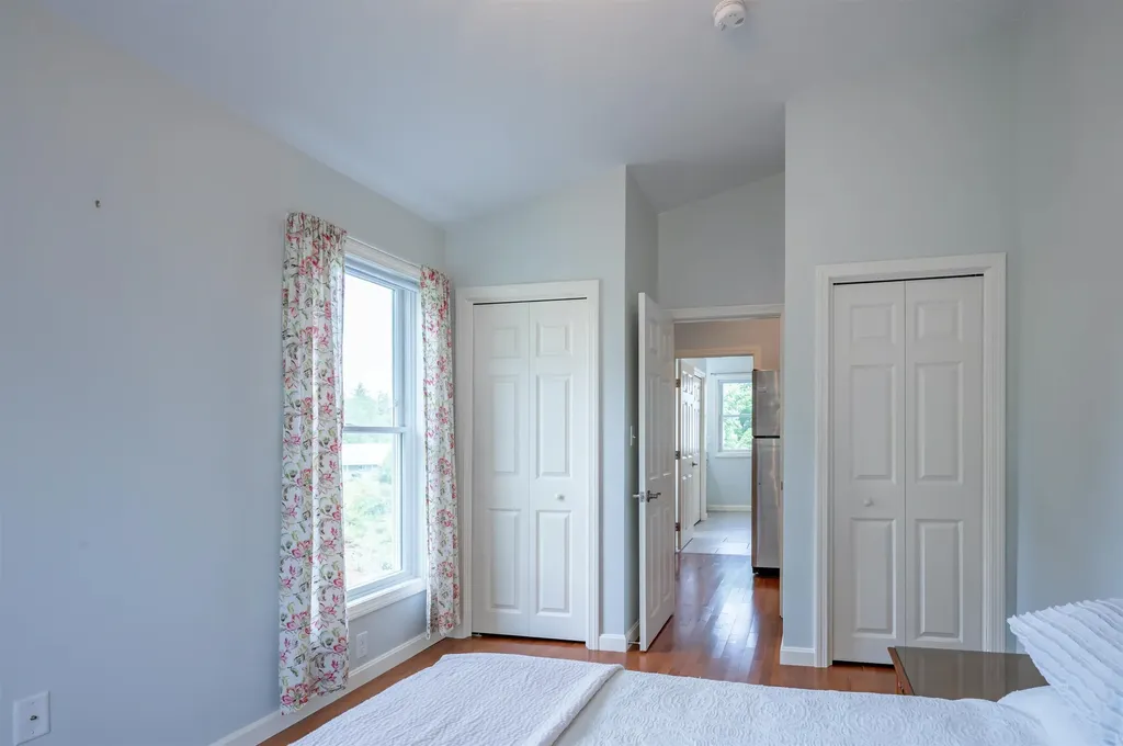 7 Longview Circle Pelham NH 03076