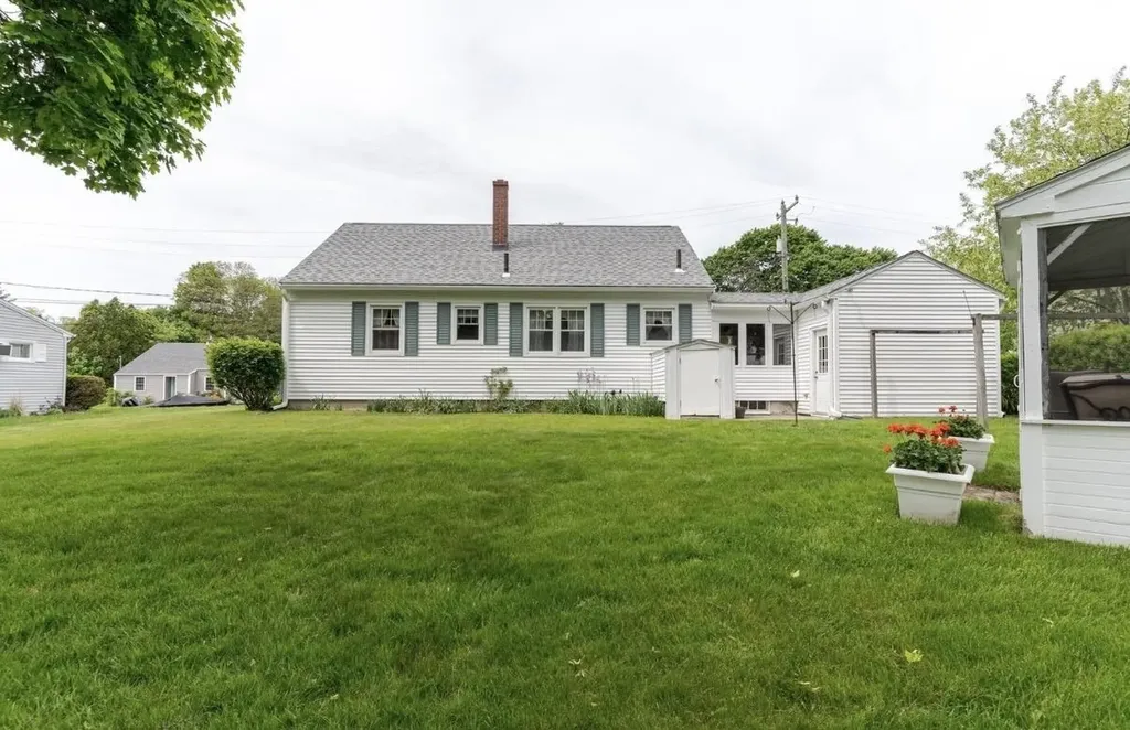 8 Lowell Avenue Dover NH 03820