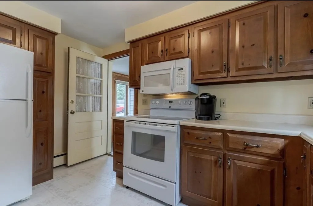 8 Lowell Avenue Dover NH 03820