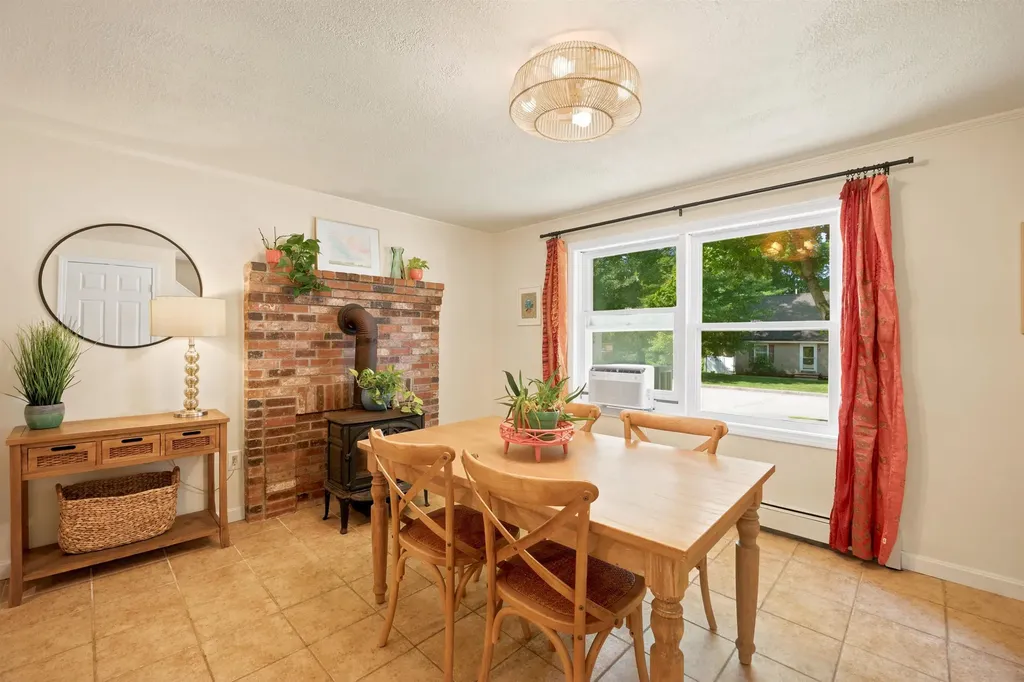 3 Millstream Lane Concord NH 03303