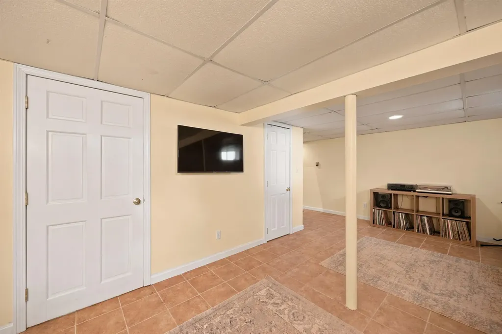 3 Millstream Lane Concord NH 03303