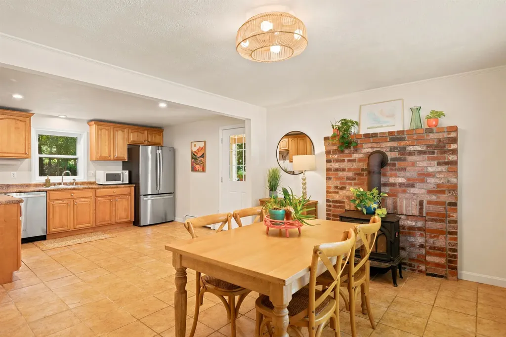3 Millstream Lane Concord NH 03303