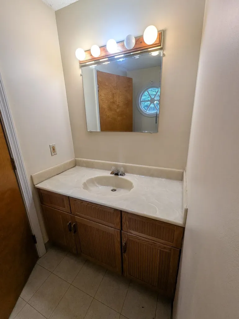 50 Merrimack Drive Merrimack NH 03054