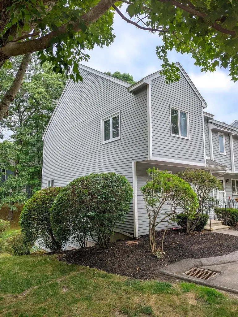 50 Merrimack Drive Merrimack NH 03054