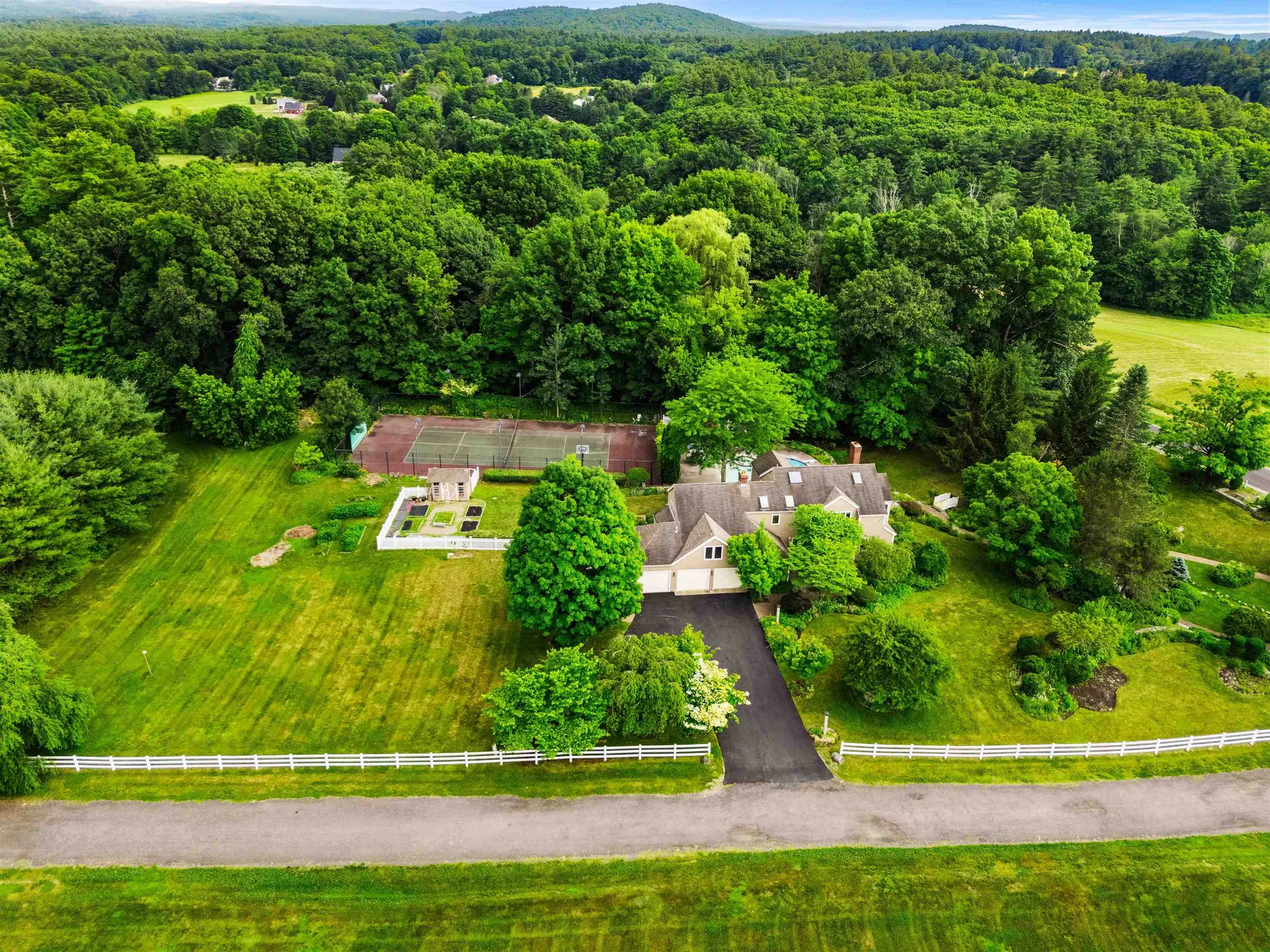 98 Dow Road Hollis NH 03049