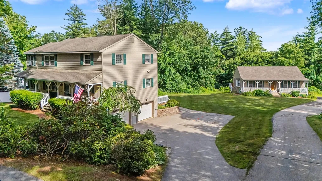 132 Barretts Hill Road Hudson NH 03061