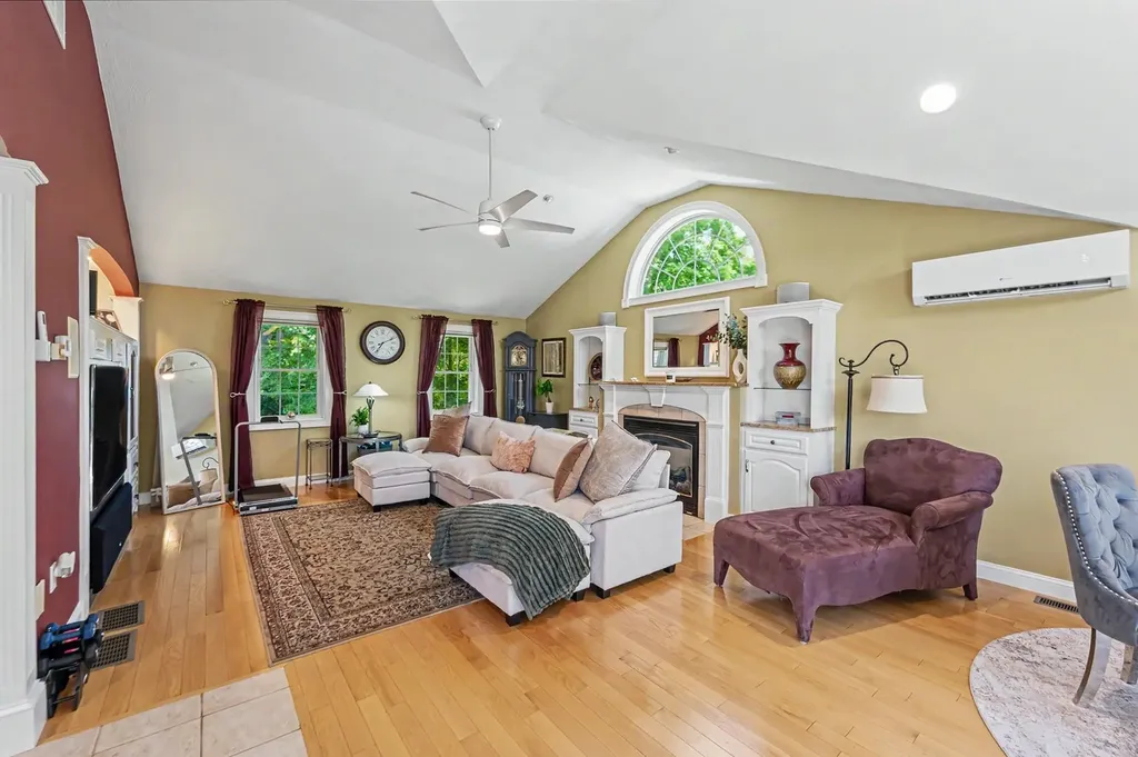 132 Barretts Hill Road Hudson NH 03061
