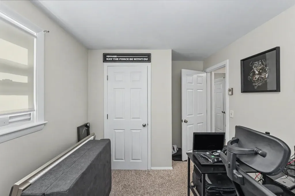 132 Barretts Hill Road Hudson NH 03061