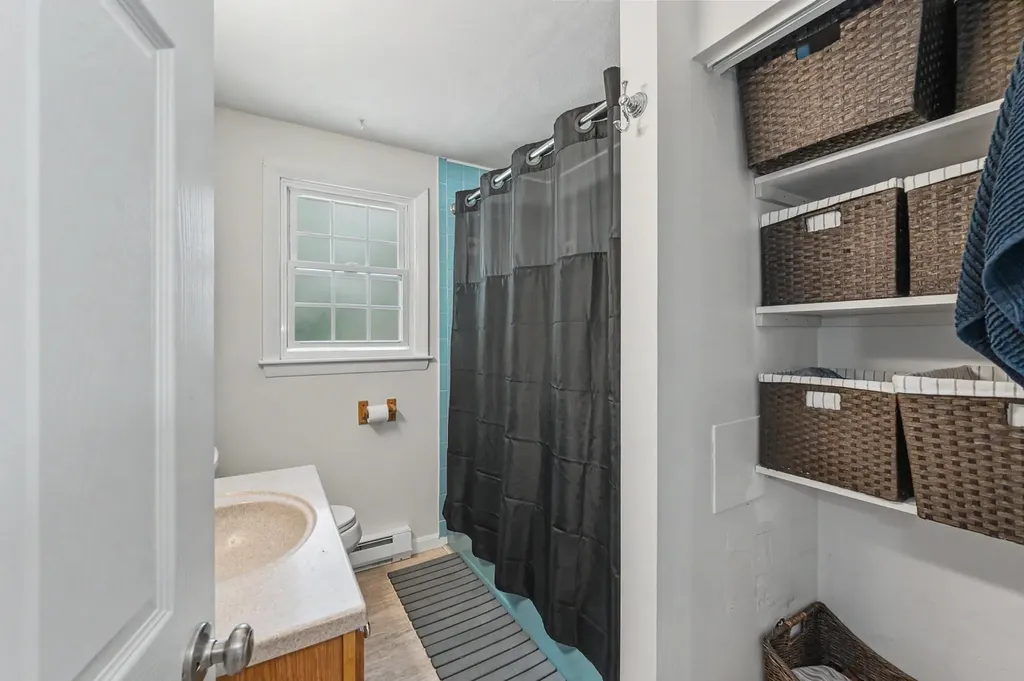 132 Barretts Hill Road Hudson NH 03061