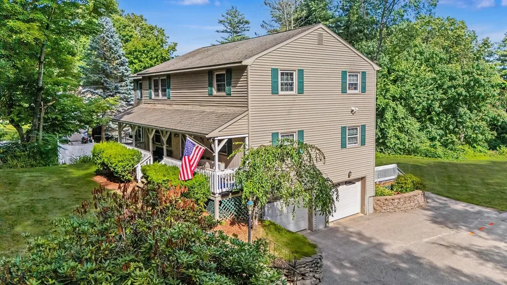 132 Barretts Hill Road Hudson NH 03061