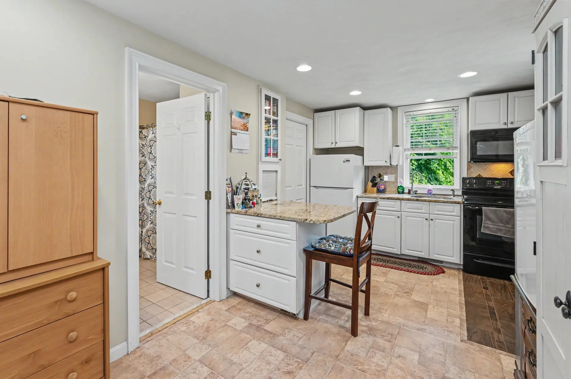 132 Barretts Hill Road Hudson NH 03061