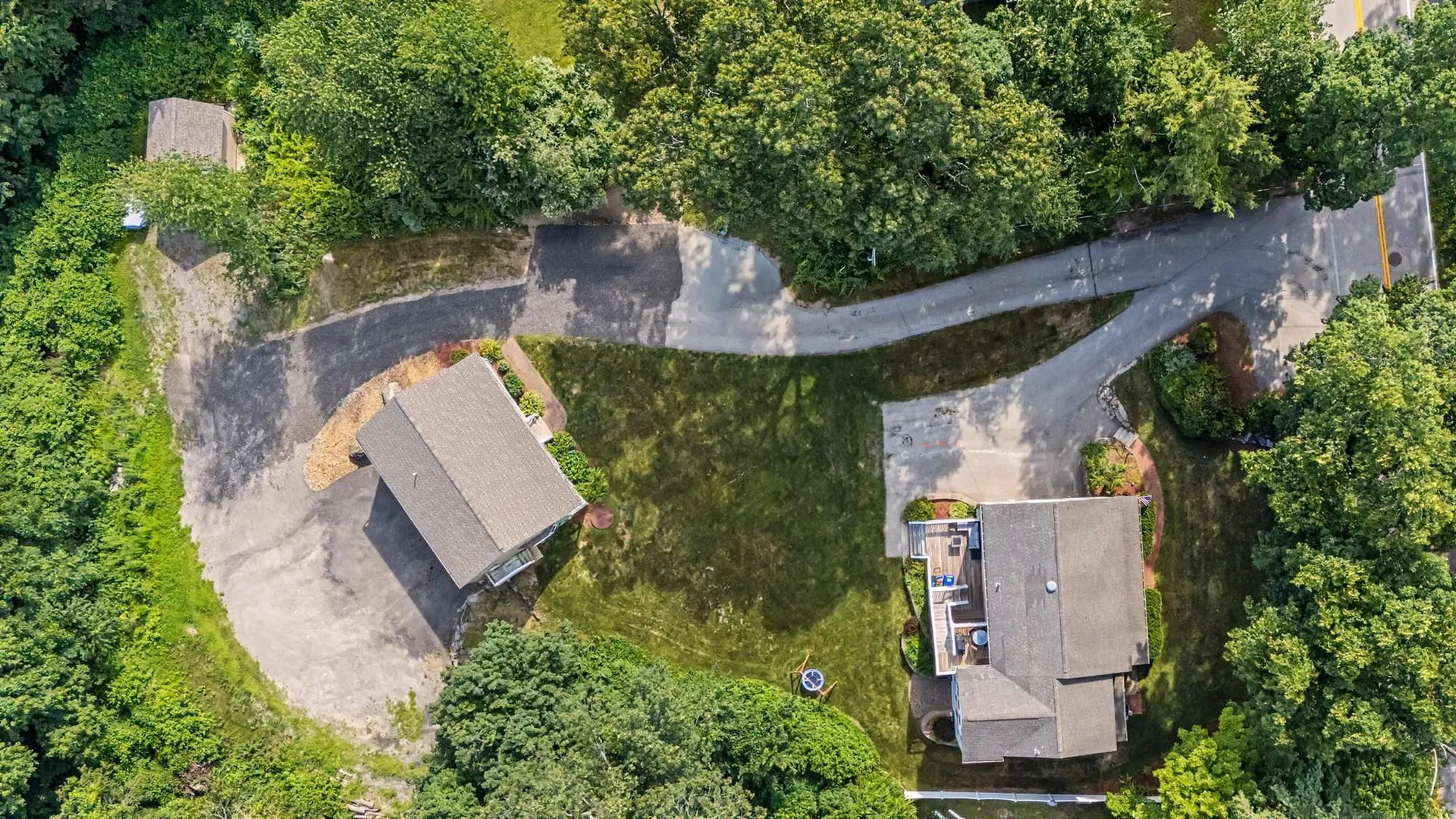 132 Barretts Hill Road Hudson NH 03061