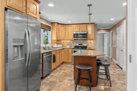 132 Barretts Hill Road Hudson NH 03061
