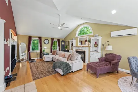 132 Barretts Hill Road Hudson NH 03061